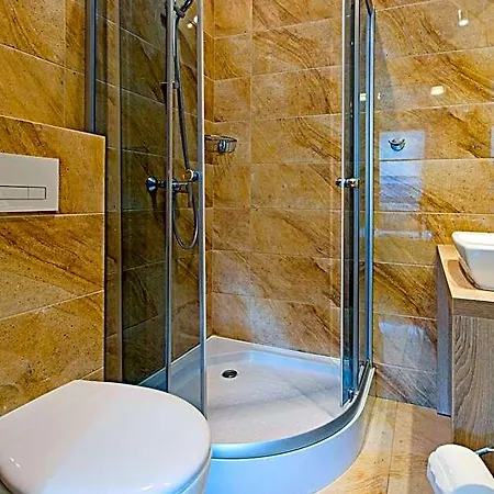 Pensión Olkuska 107 A 3*
