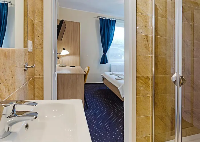 Olkuska 107 A Гостевой дом